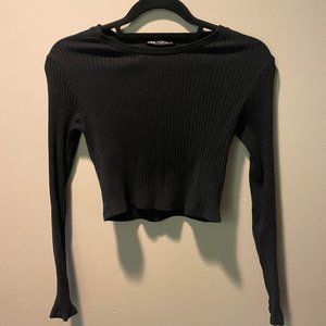 Black long sleeve crop top